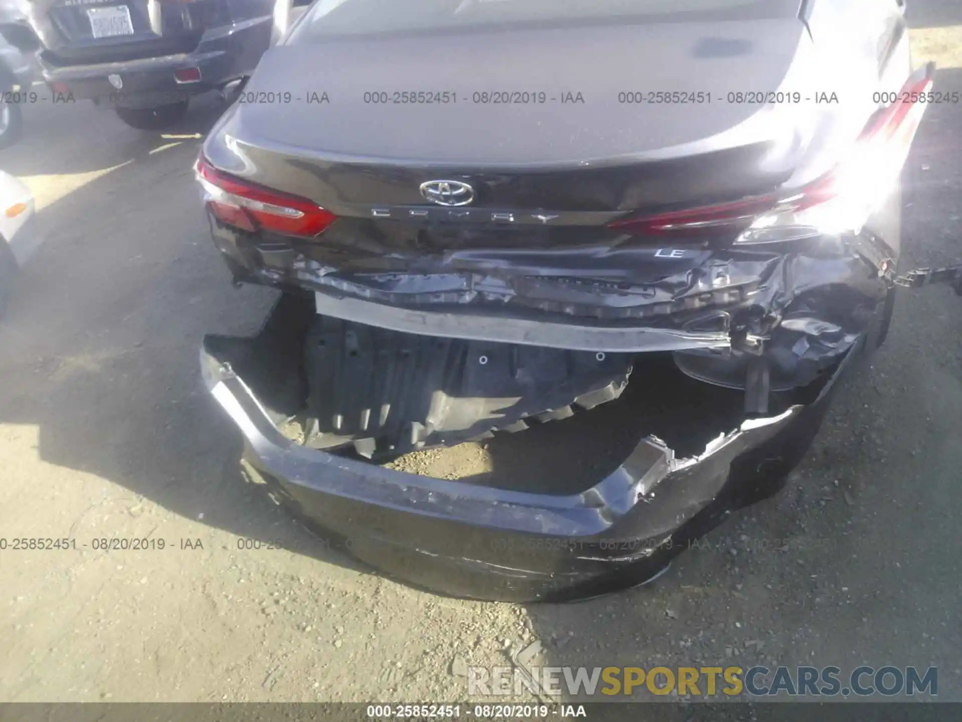 6 Photograph of a damaged car 4T1B11HKXKU216298 TOYOTA CAMRY 2019