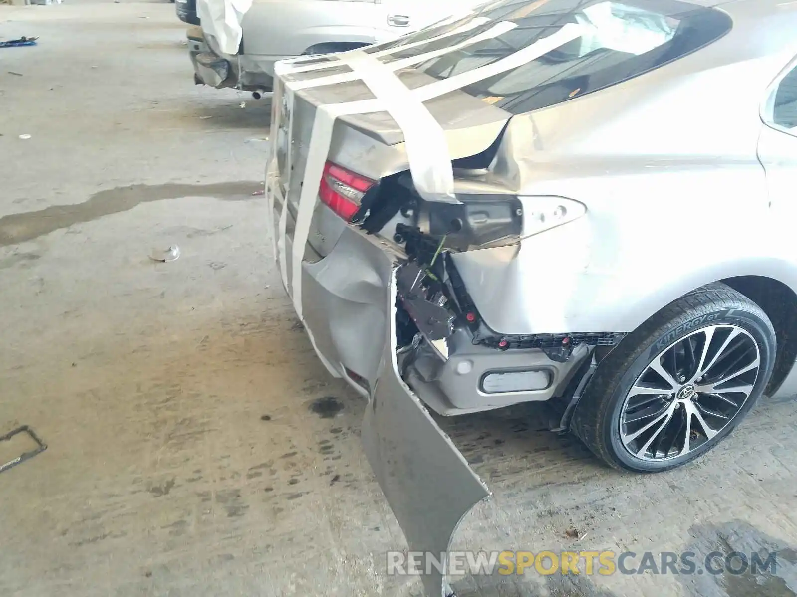 9 Photograph of a damaged car 4T1B11HKXKU216348 TOYOTA CAMRY 2019