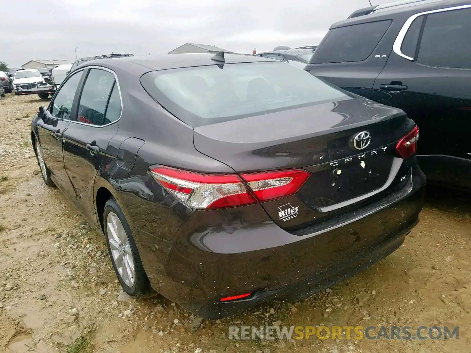 3 Photograph of a damaged car 4T1B11HKXKU217032 TOYOTA CAMRY 2019