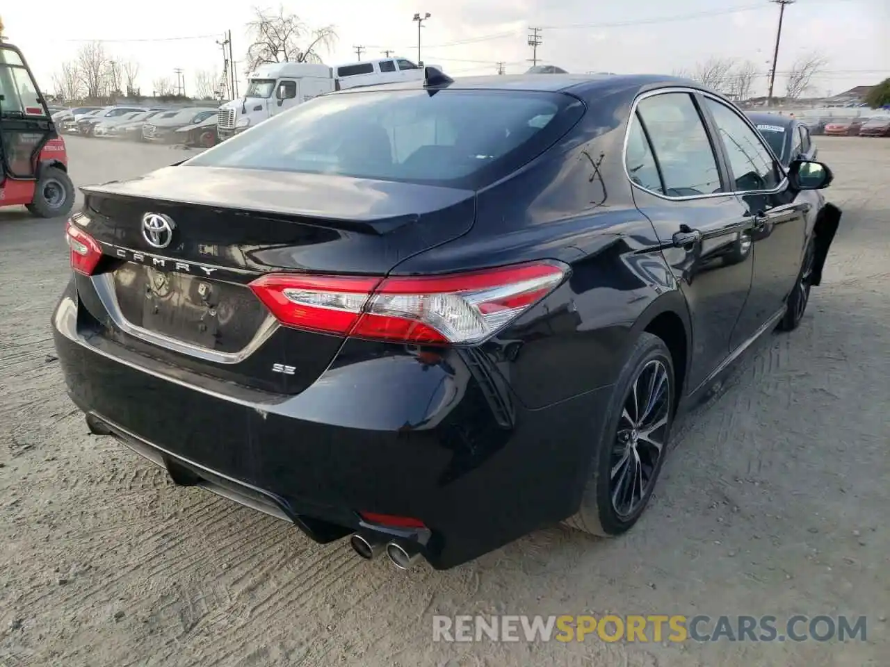 4 Photograph of a damaged car 4T1B11HKXKU218178 TOYOTA CAMRY 2019