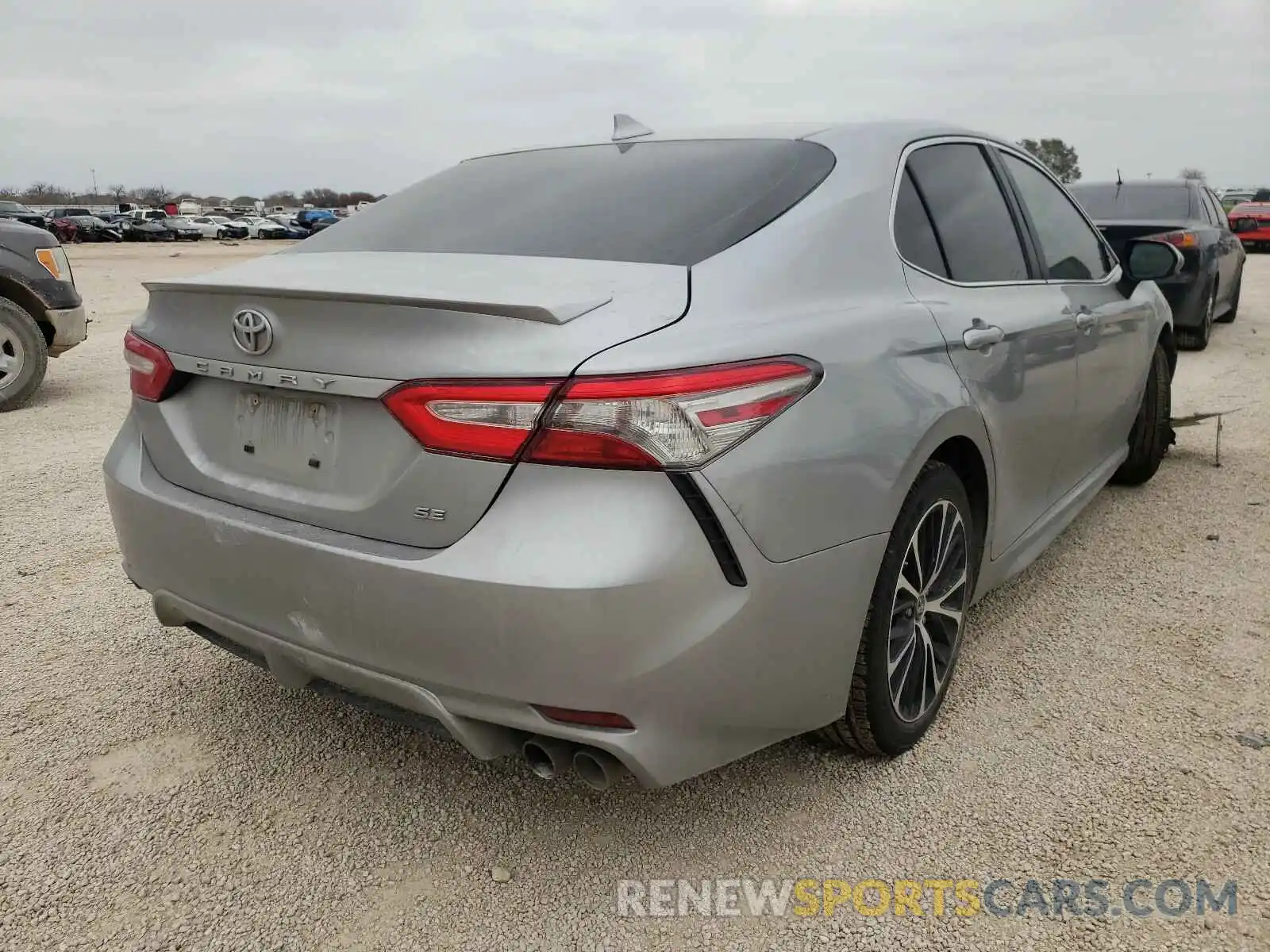 4 Photograph of a damaged car 4T1B11HKXKU219332 TOYOTA CAMRY 2019