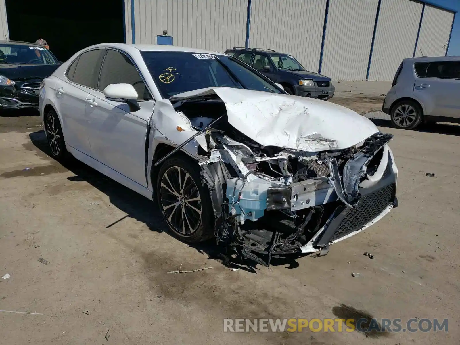 1 Photograph of a damaged car 4T1B11HKXKU219430 TOYOTA CAMRY 2019