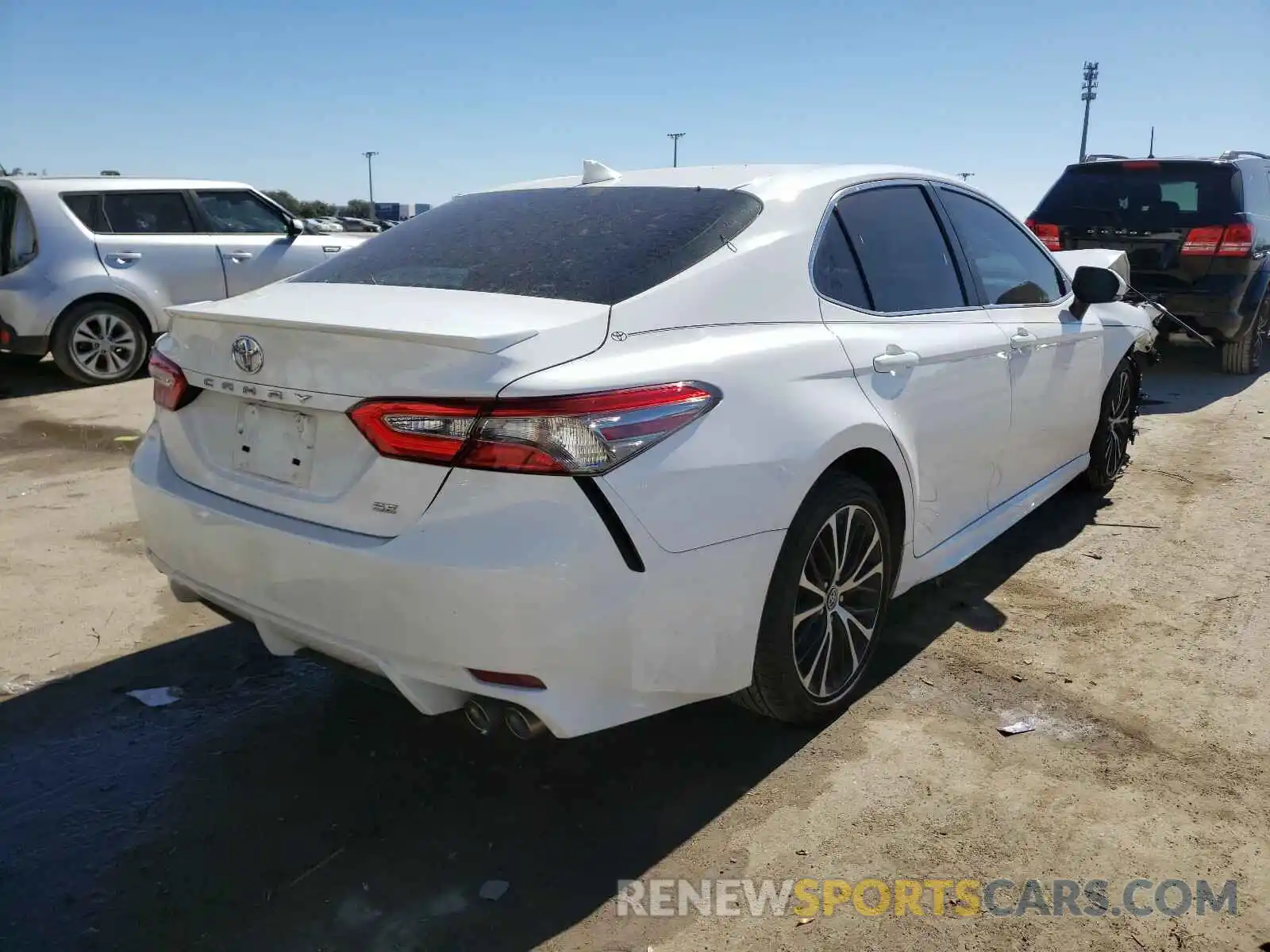 4 Фотография поврежденного автомобиля 4T1B11HKXKU219430 TOYOTA CAMRY 2019