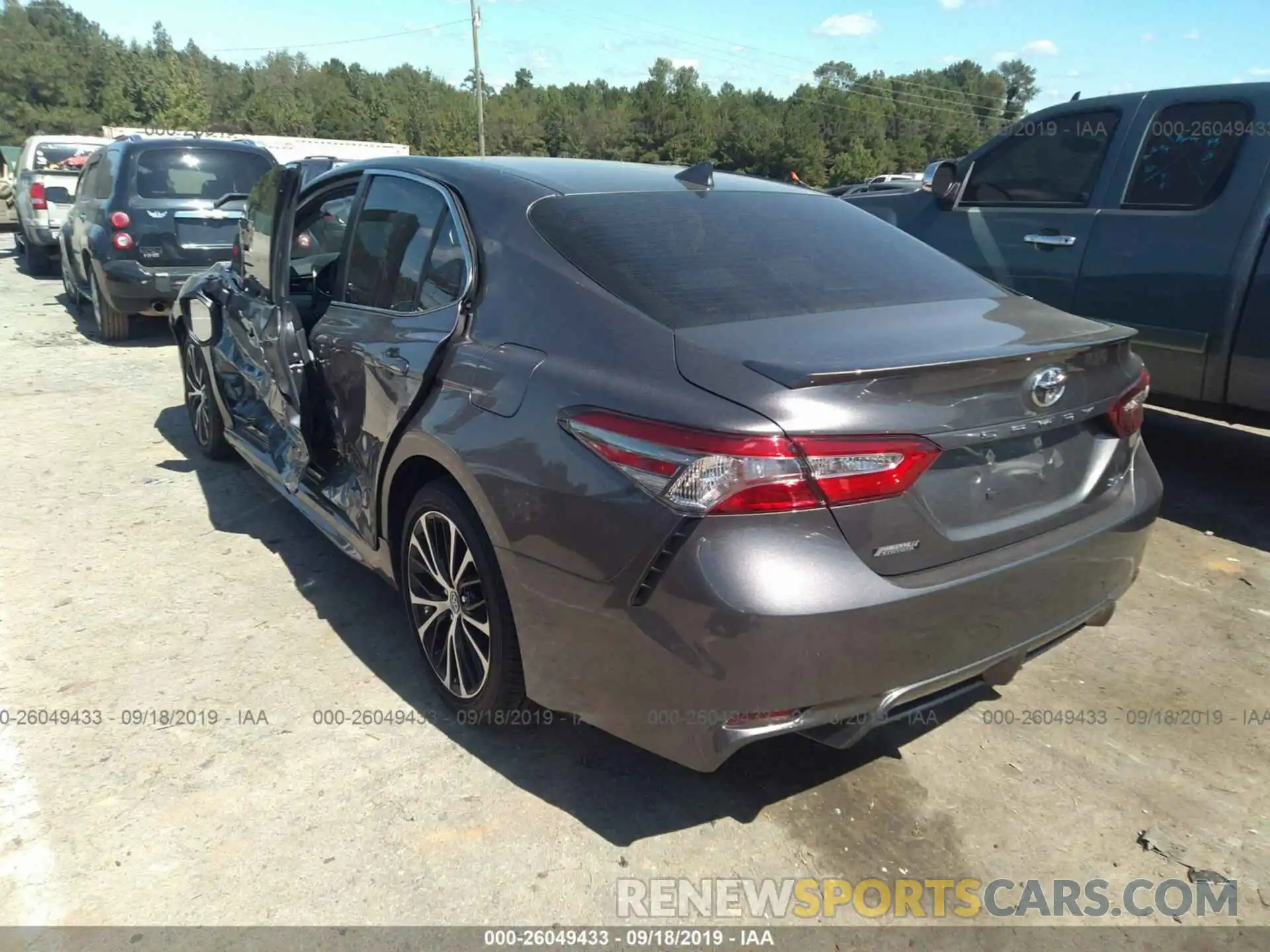 3 Photograph of a damaged car 4T1B11HKXKU220674 TOYOTA CAMRY 2019