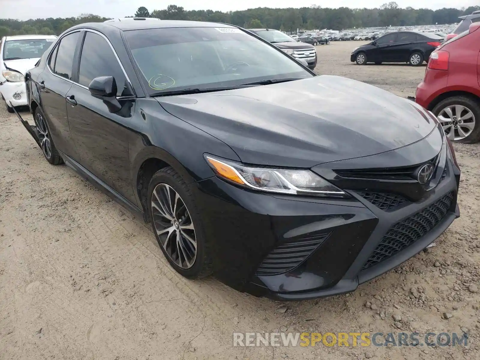 1 Photograph of a damaged car 4T1B11HKXKU221131 TOYOTA CAMRY 2019