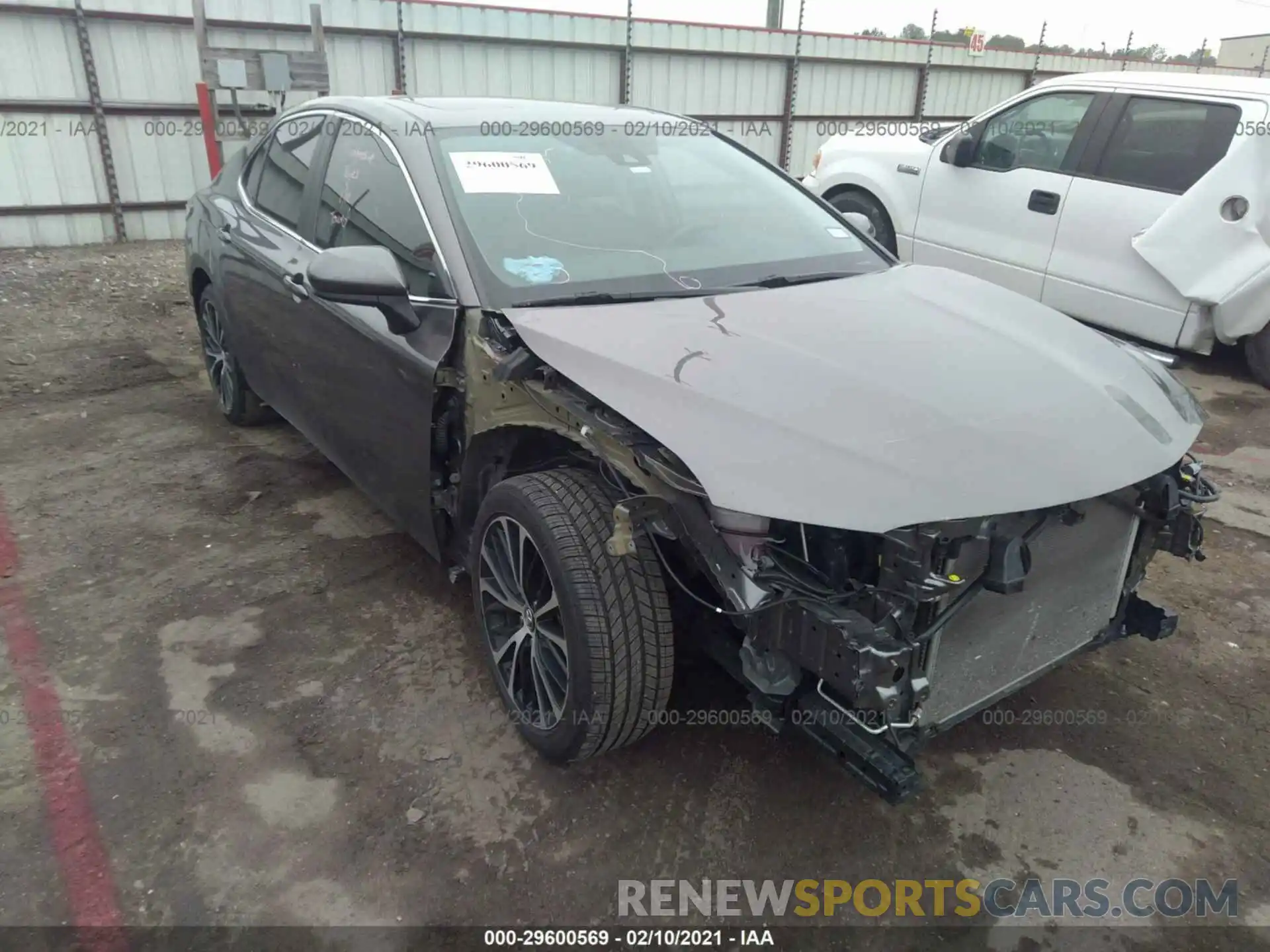 1 Photograph of a damaged car 4T1B11HKXKU222862 TOYOTA CAMRY 2019