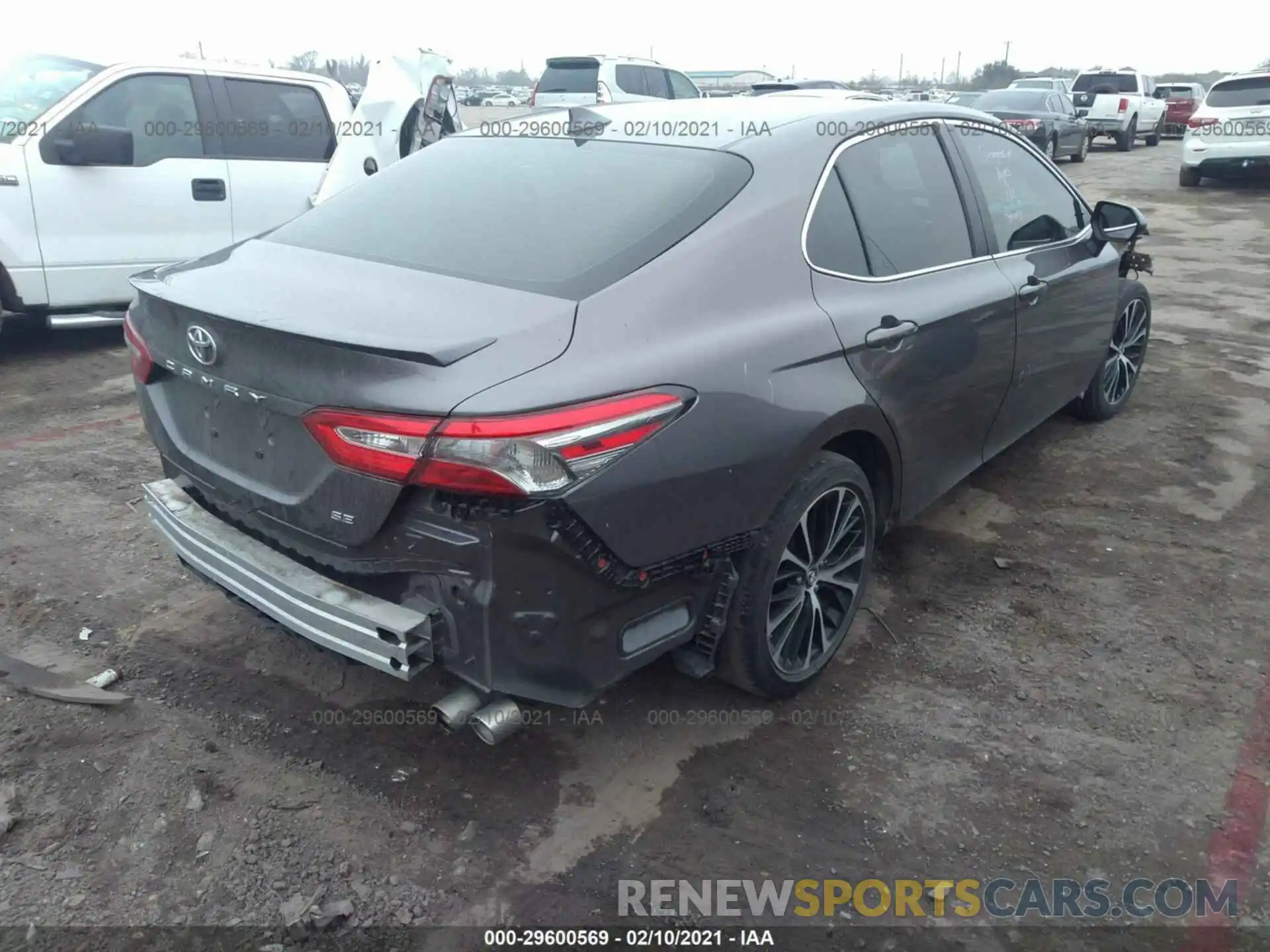 4 Фотография поврежденного автомобиля 4T1B11HKXKU222862 TOYOTA CAMRY 2019