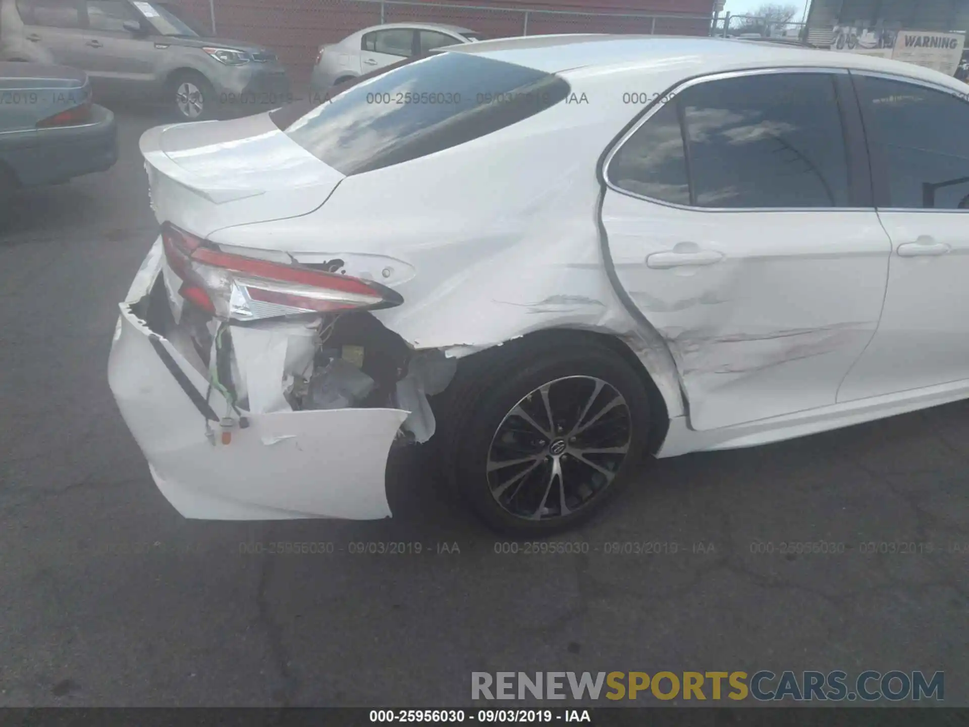 6 Photograph of a damaged car 4T1B11HKXKU223266 TOYOTA CAMRY 2019