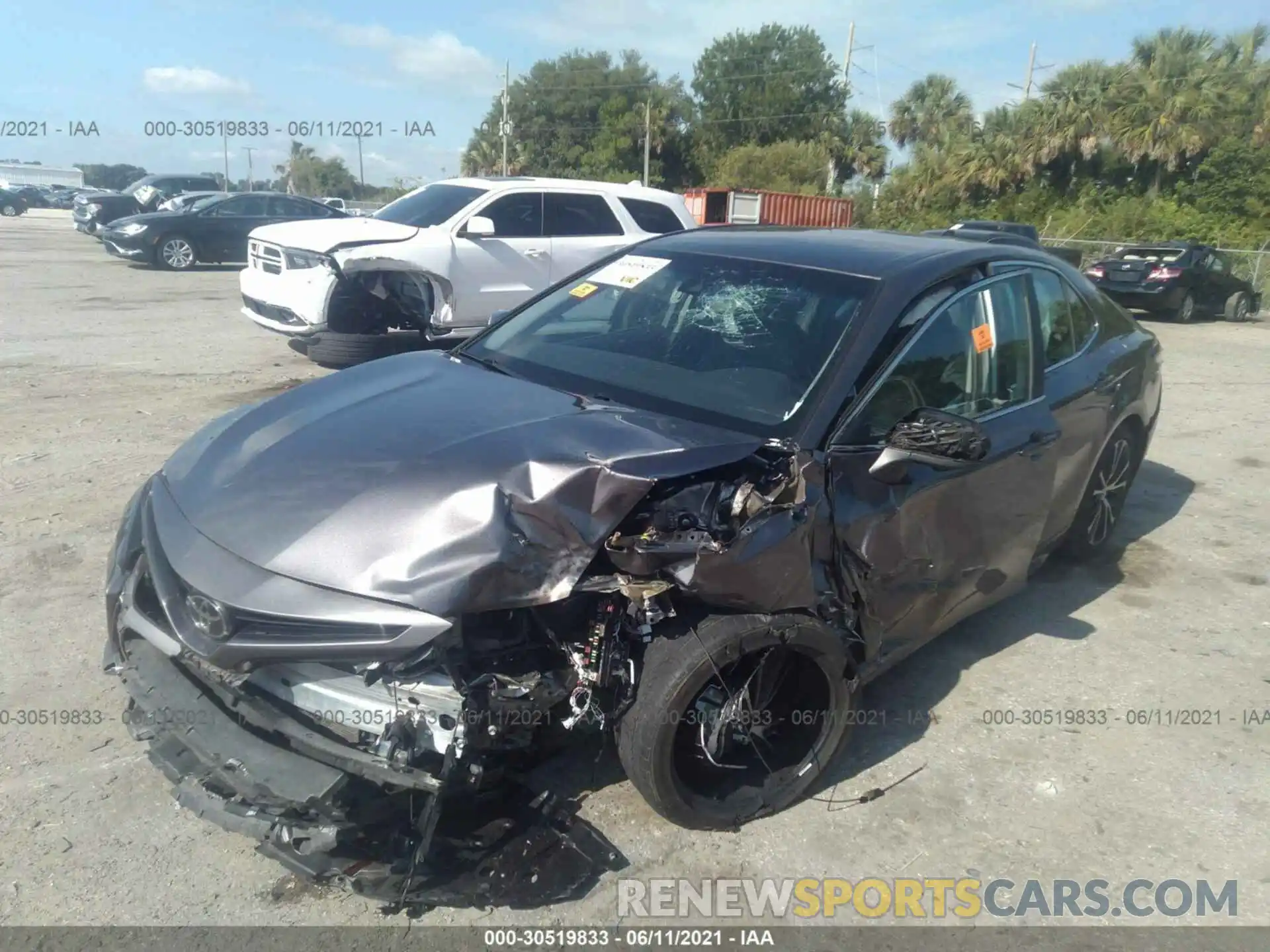 6 Photograph of a damaged car 4T1B11HKXKU225728 TOYOTA CAMRY 2019