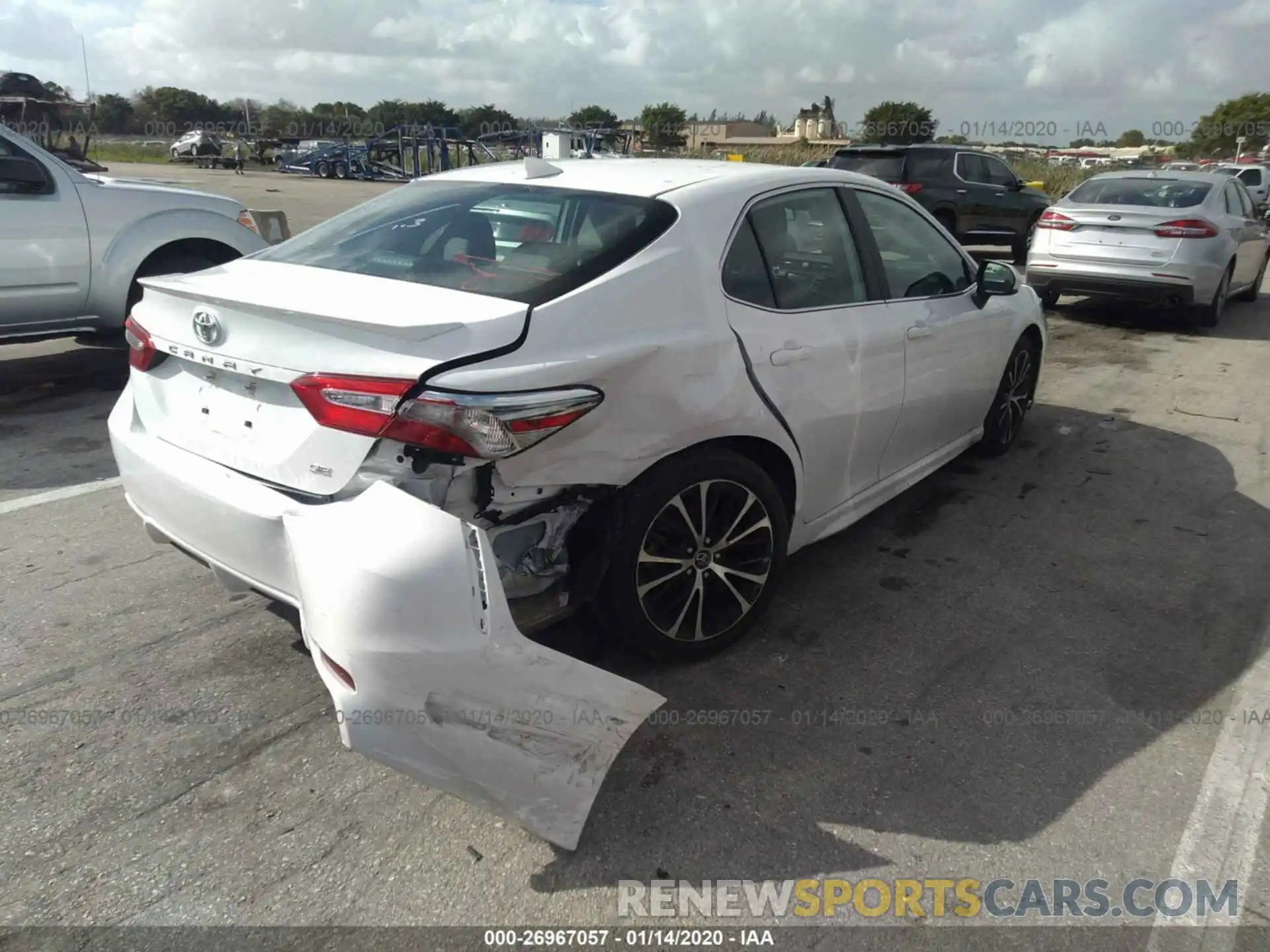 4 Photograph of a damaged car 4T1B11HKXKU226684 TOYOTA CAMRY 2019