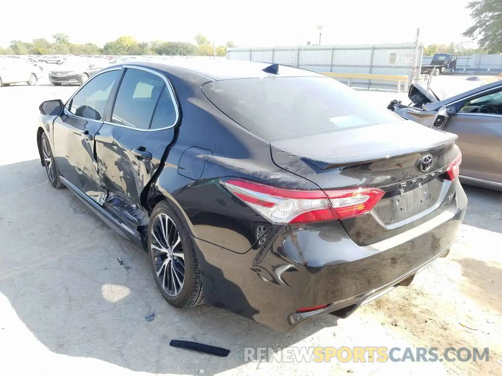 3 Photograph of a damaged car 4T1B11HKXKU227575 TOYOTA CAMRY 2019