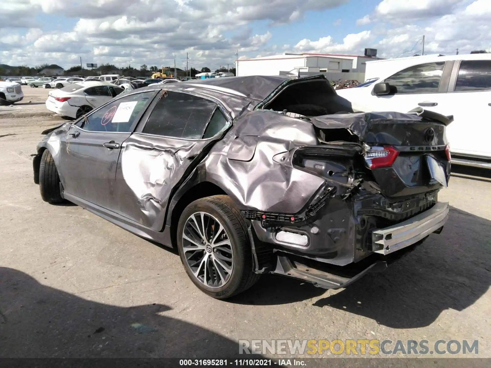 3 Photograph of a damaged car 4T1B11HKXKU228578 TOYOTA CAMRY 2019