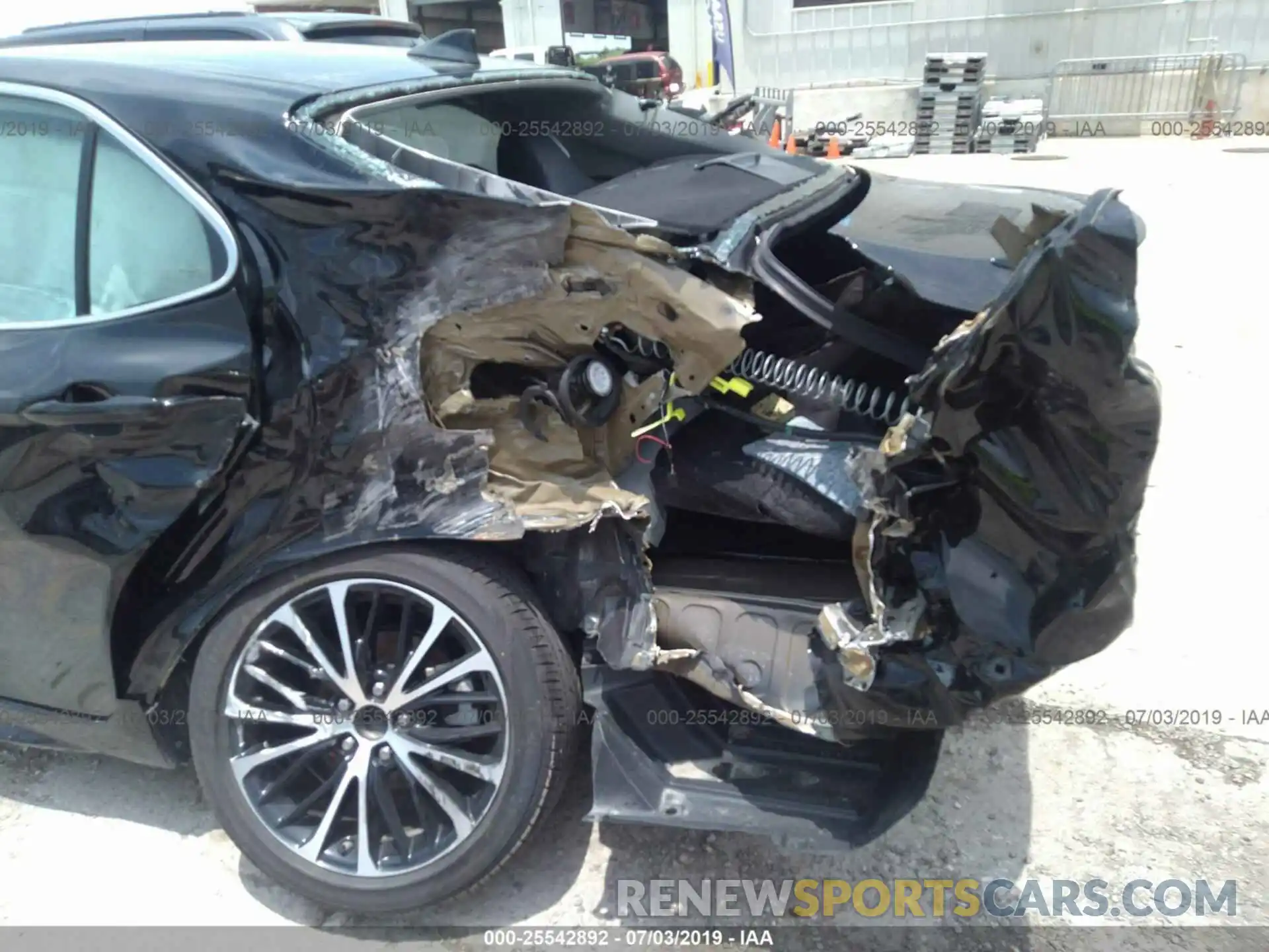 6 Photograph of a damaged car 4T1B11HKXKU228600 TOYOTA CAMRY 2019