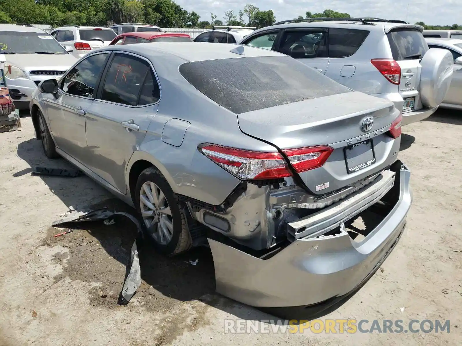 3 Фотография поврежденного автомобиля 4T1B11HKXKU228905 TOYOTA CAMRY 2019