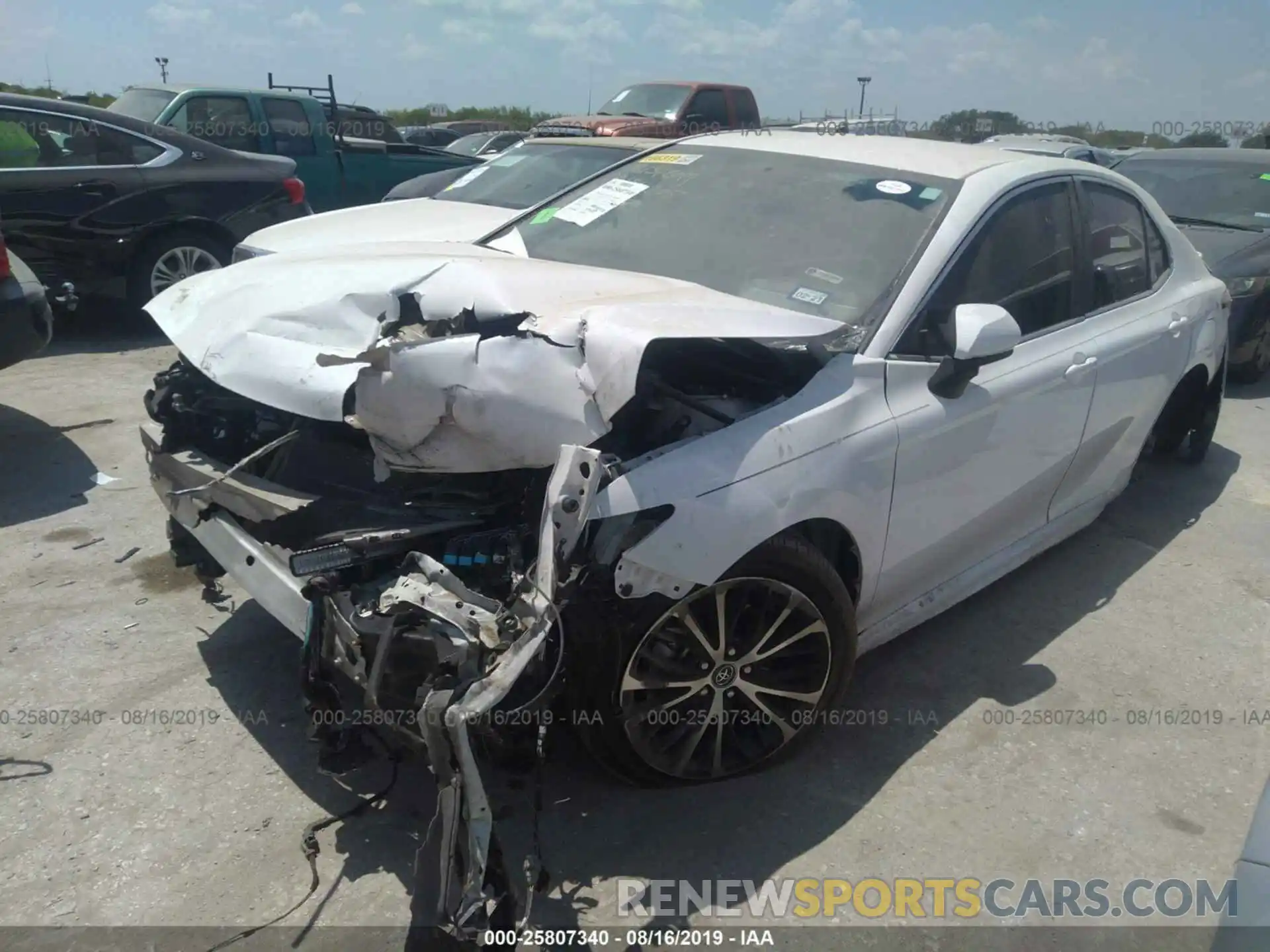 2 Photograph of a damaged car 4T1B11HKXKU230122 TOYOTA CAMRY 2019