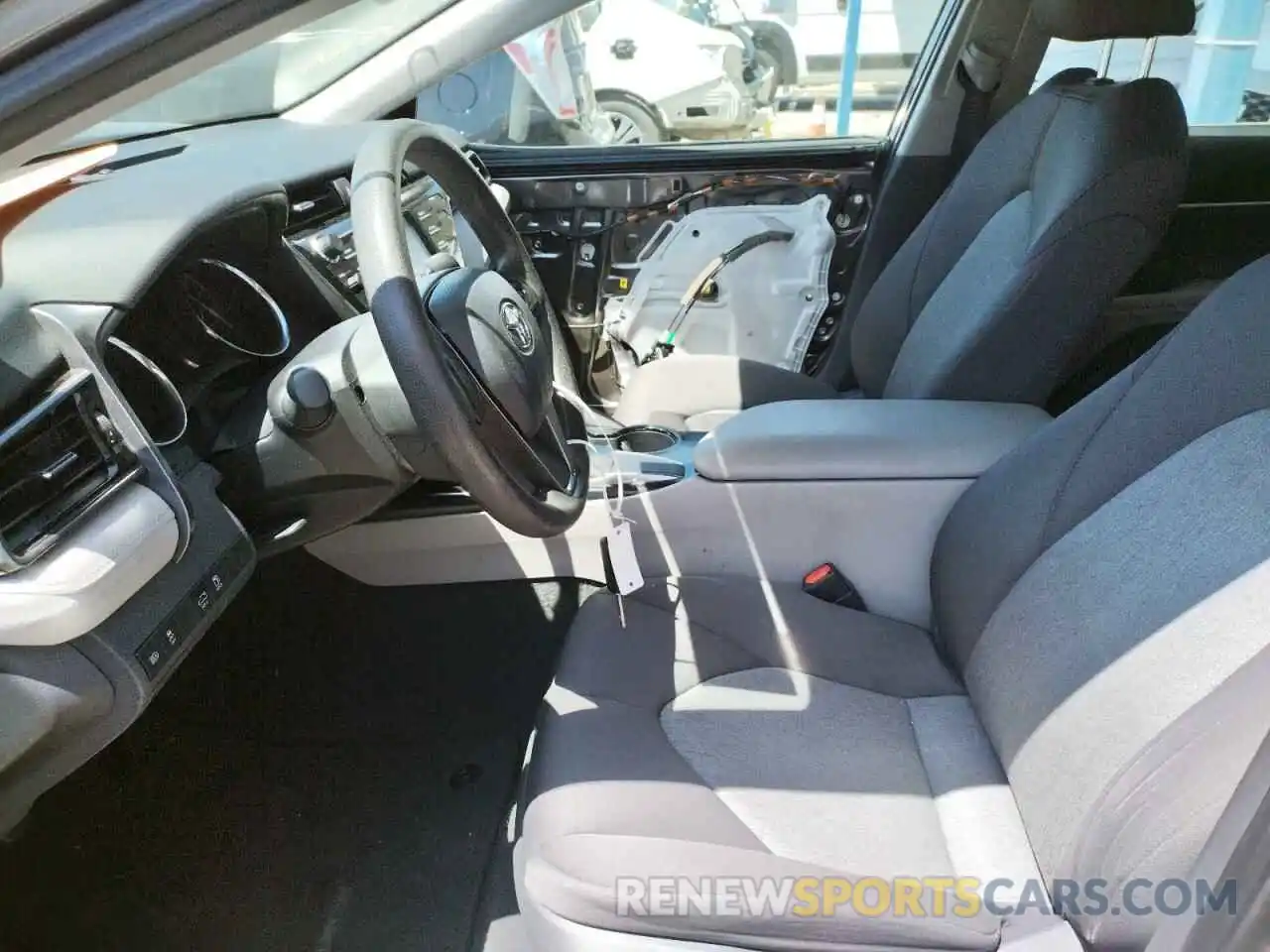 5 Photograph of a damaged car 4T1B11HKXKU230556 TOYOTA CAMRY 2019