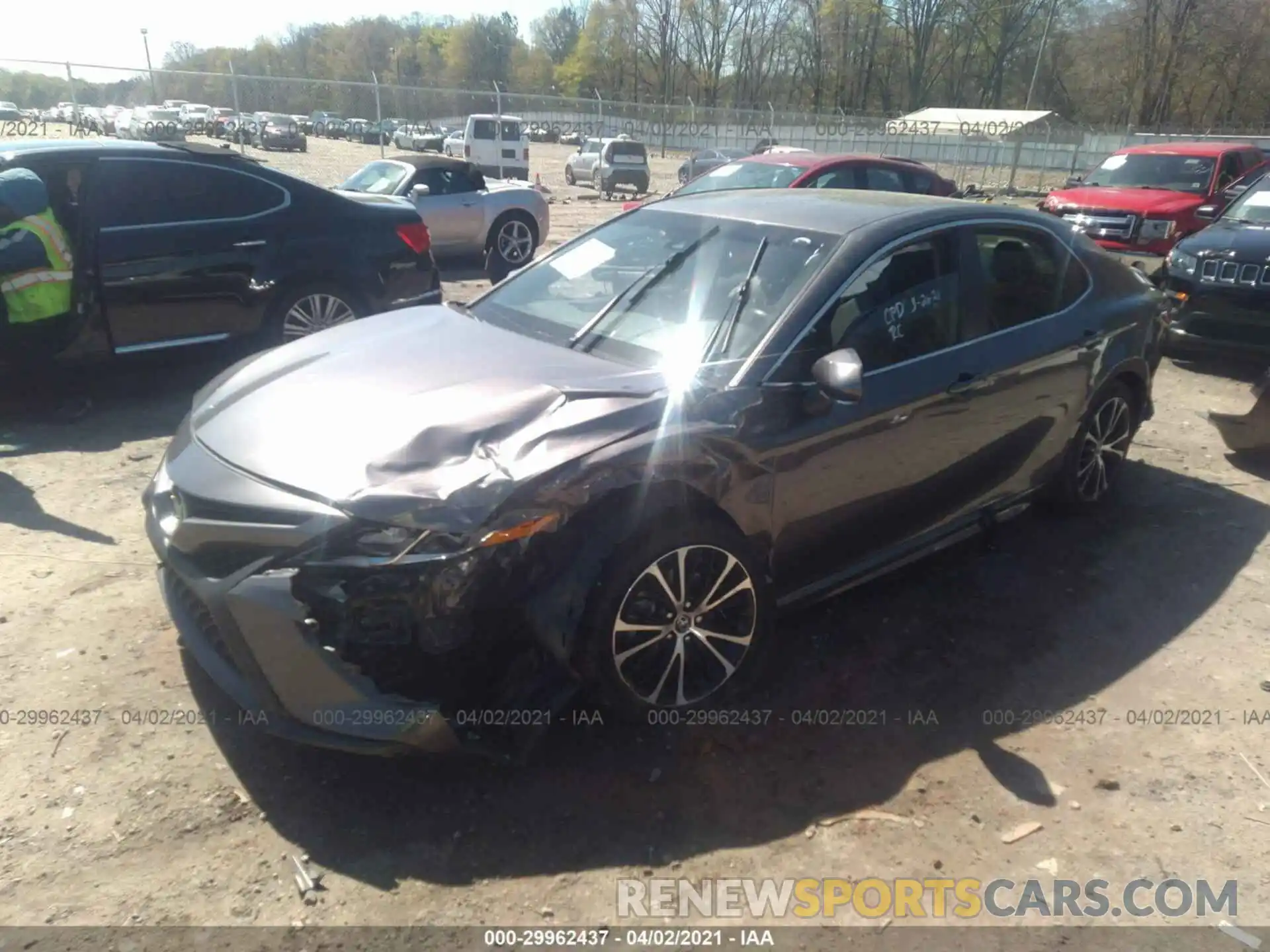 2 Фотография поврежденного автомобиля 4T1B11HKXKU230878 TOYOTA CAMRY 2019