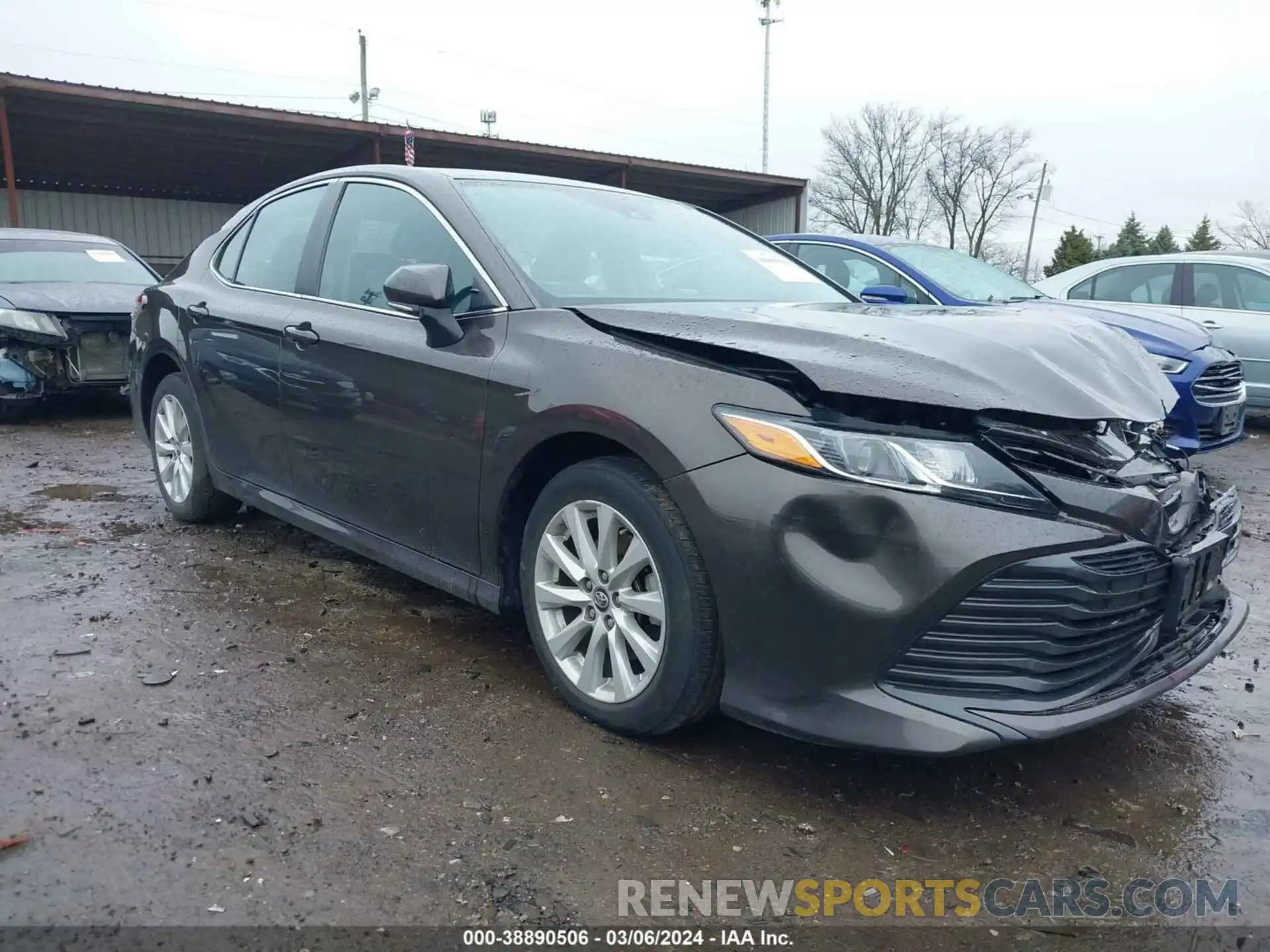 1 Photograph of a damaged car 4T1B11HKXKU232484 TOYOTA CAMRY 2019