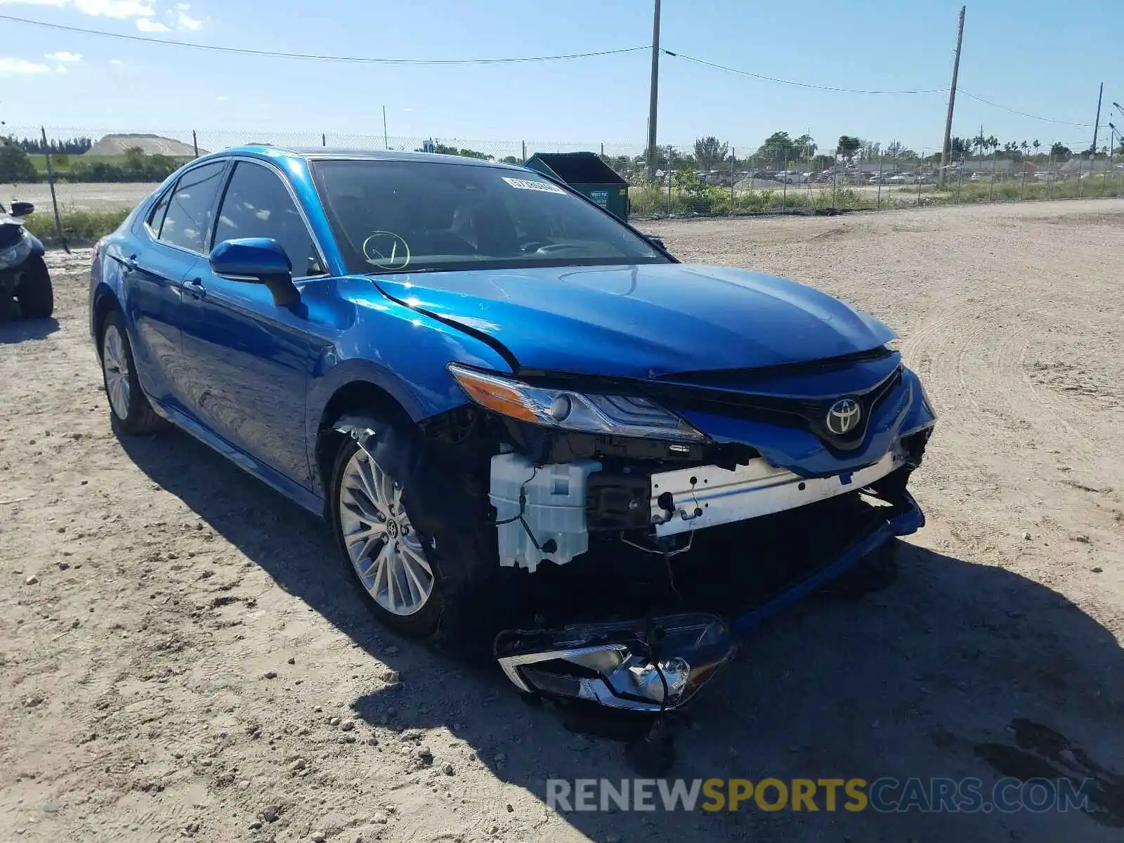 1 Photograph of a damaged car 4T1B11HKXKU233635 TOYOTA CAMRY 2019