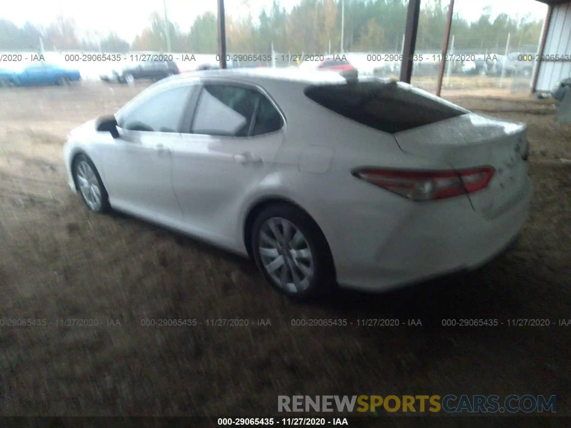 3 Фотография поврежденного автомобиля 4T1B11HKXKU234770 TOYOTA CAMRY 2019