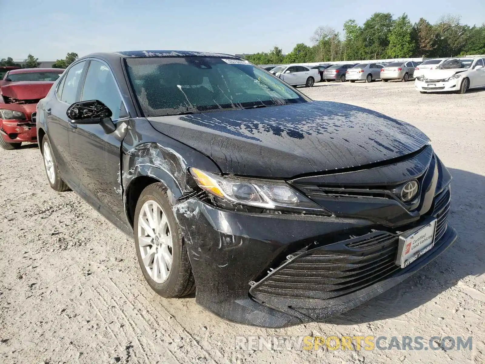 1 Photograph of a damaged car 4T1B11HKXKU235403 TOYOTA CAMRY 2019