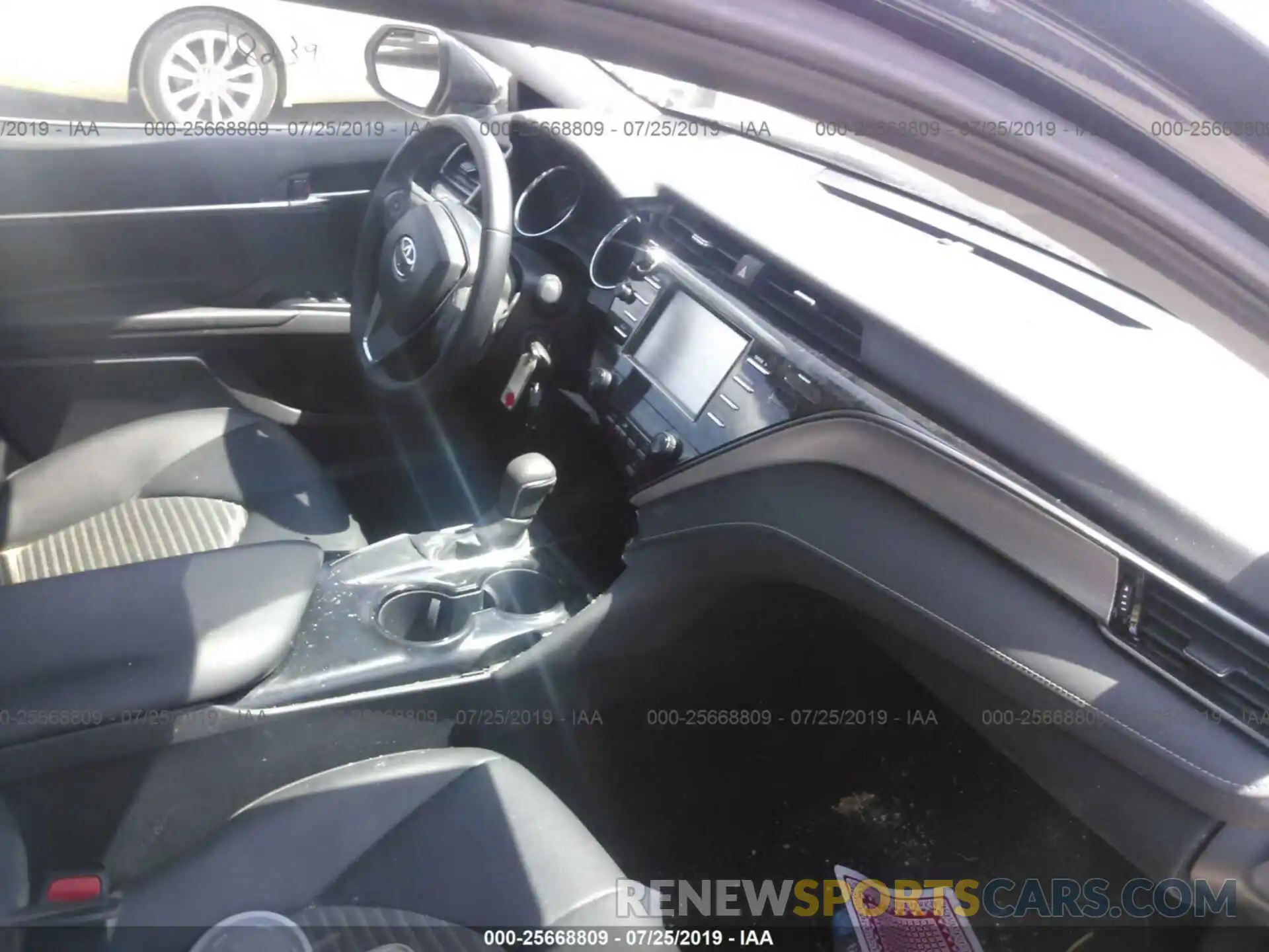 5 Photograph of a damaged car 4T1B11HKXKU235479 TOYOTA CAMRY 2019