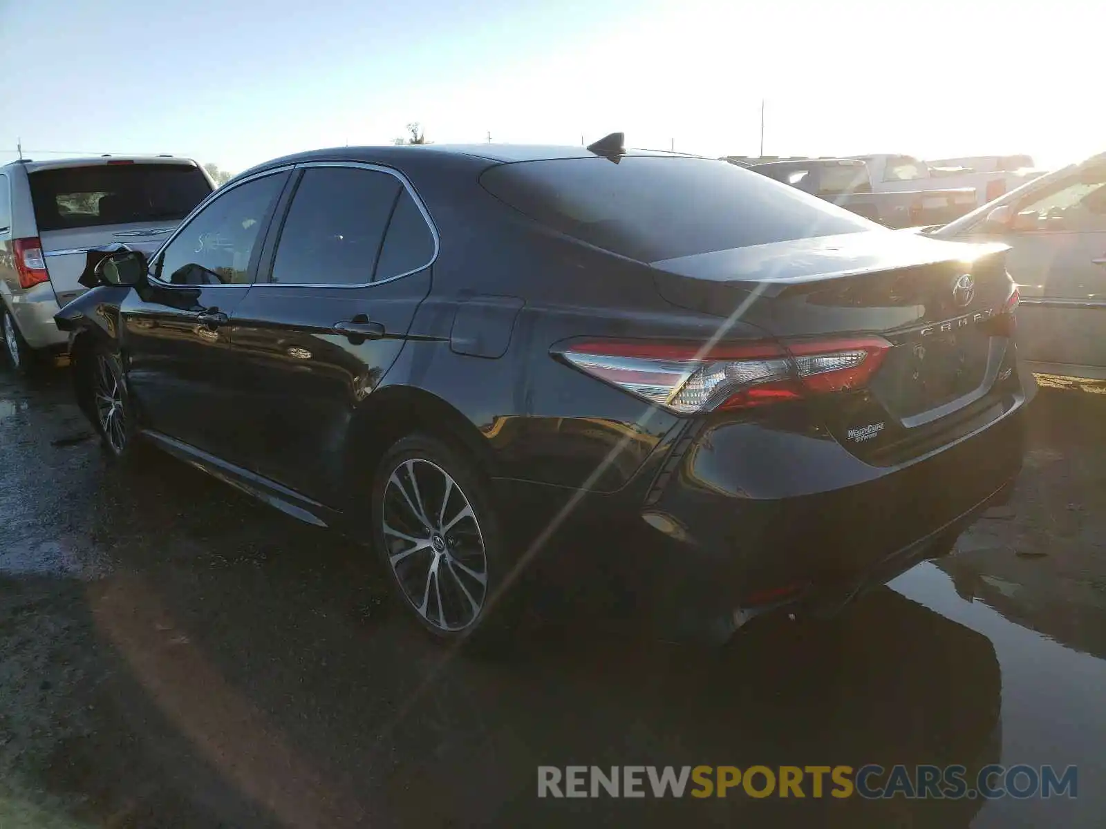 3 Photograph of a damaged car 4T1B11HKXKU235806 TOYOTA CAMRY 2019