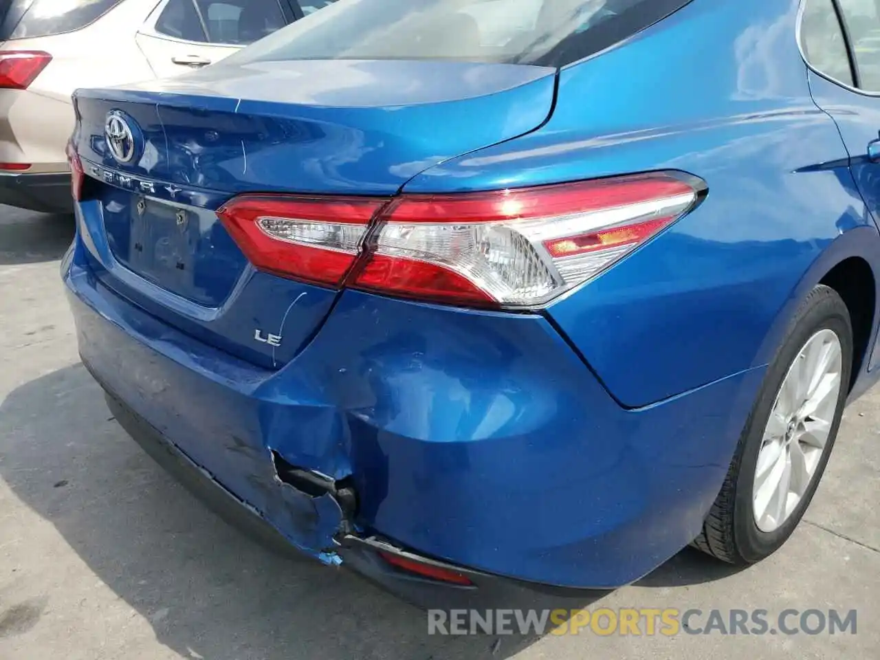 9 Photograph of a damaged car 4T1B11HKXKU235983 TOYOTA CAMRY 2019