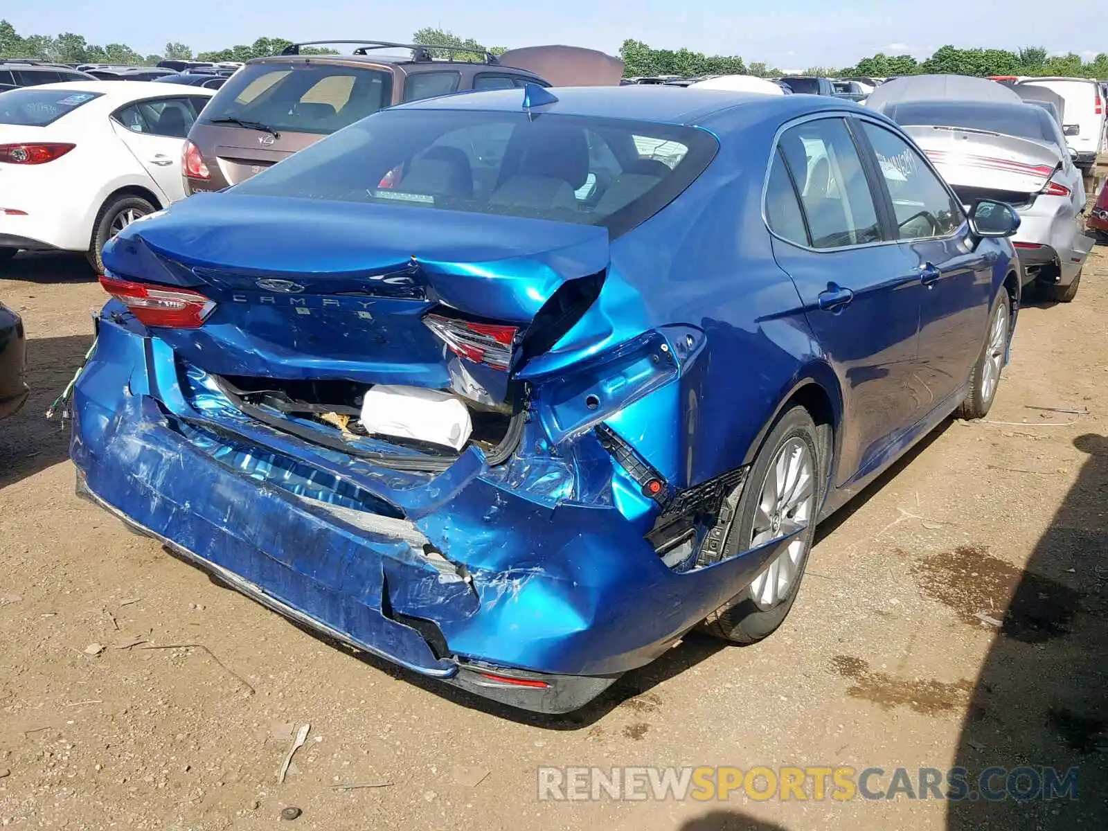 4 Photograph of a damaged car 4T1B11HKXKU236356 TOYOTA CAMRY 2019