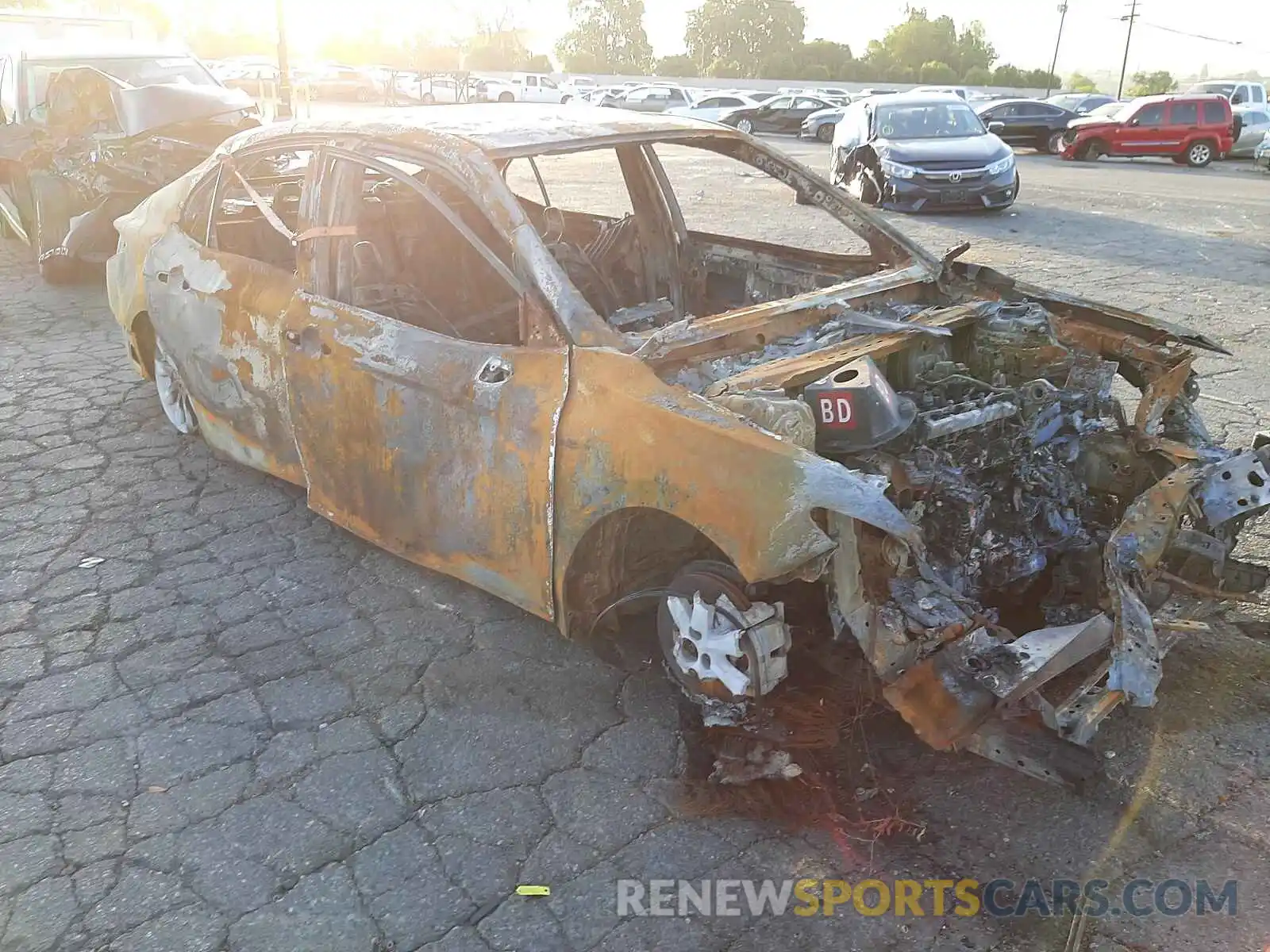 1 Photograph of a damaged car 4T1B11HKXKU237197 TOYOTA CAMRY 2019