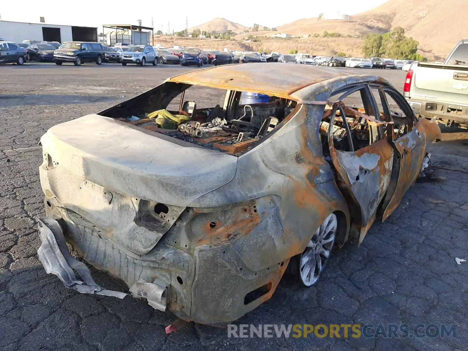 4 Photograph of a damaged car 4T1B11HKXKU237197 TOYOTA CAMRY 2019