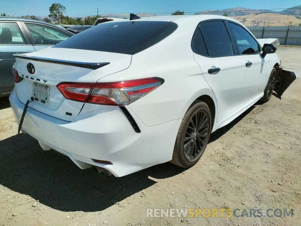 4 Фотография поврежденного автомобиля 4T1B11HKXKU237300 TOYOTA CAMRY 2019