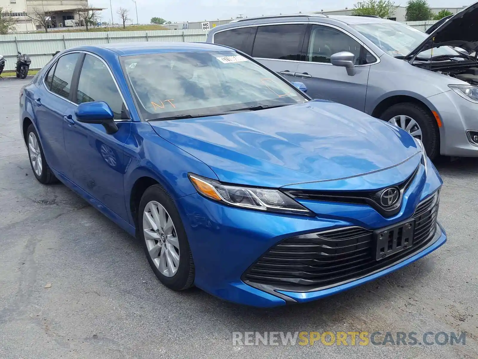 1 Photograph of a damaged car 4T1B11HKXKU238320 TOYOTA CAMRY 2019