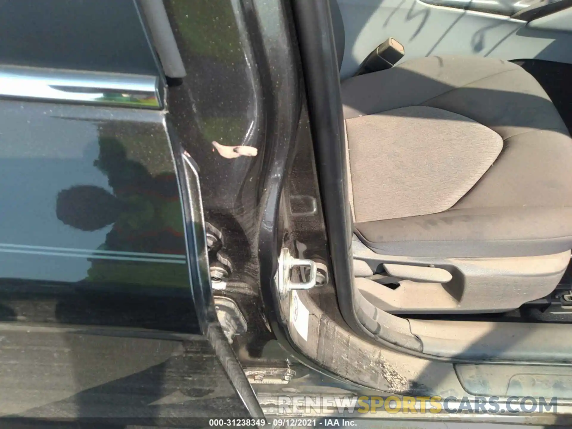 6 Photograph of a damaged car 4T1B11HKXKU238804 TOYOTA CAMRY 2019