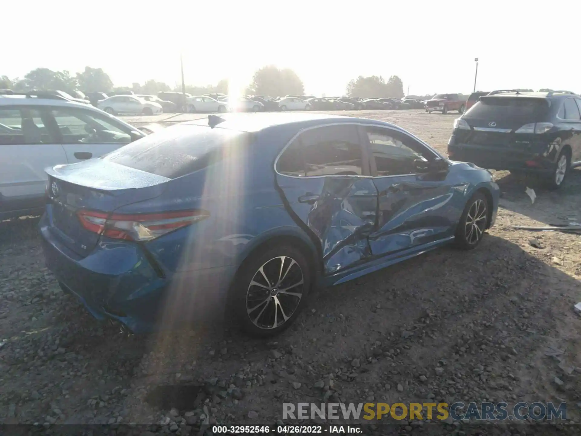 4 Photograph of a damaged car 4T1B11HKXKU240293 TOYOTA CAMRY 2019