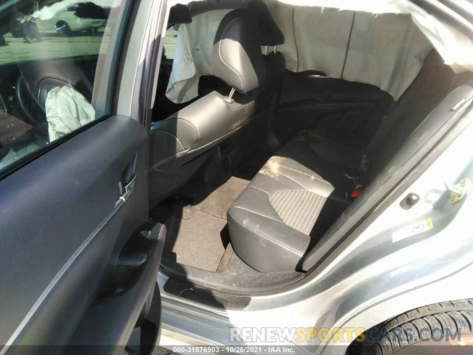 8 Photograph of a damaged car 4T1B11HKXKU241542 TOYOTA CAMRY 2019