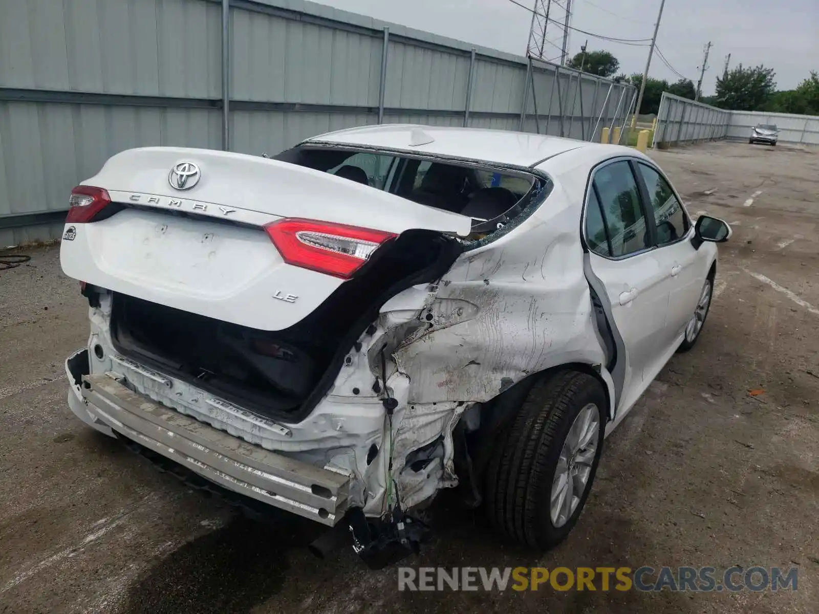 4 Photograph of a damaged car 4T1B11HKXKU243372 TOYOTA CAMRY 2019