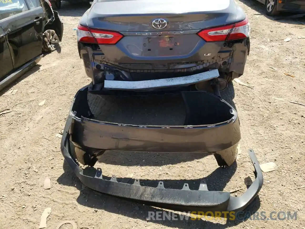 9 Фотография поврежденного автомобиля 4T1B11HKXKU243923 TOYOTA CAMRY 2019