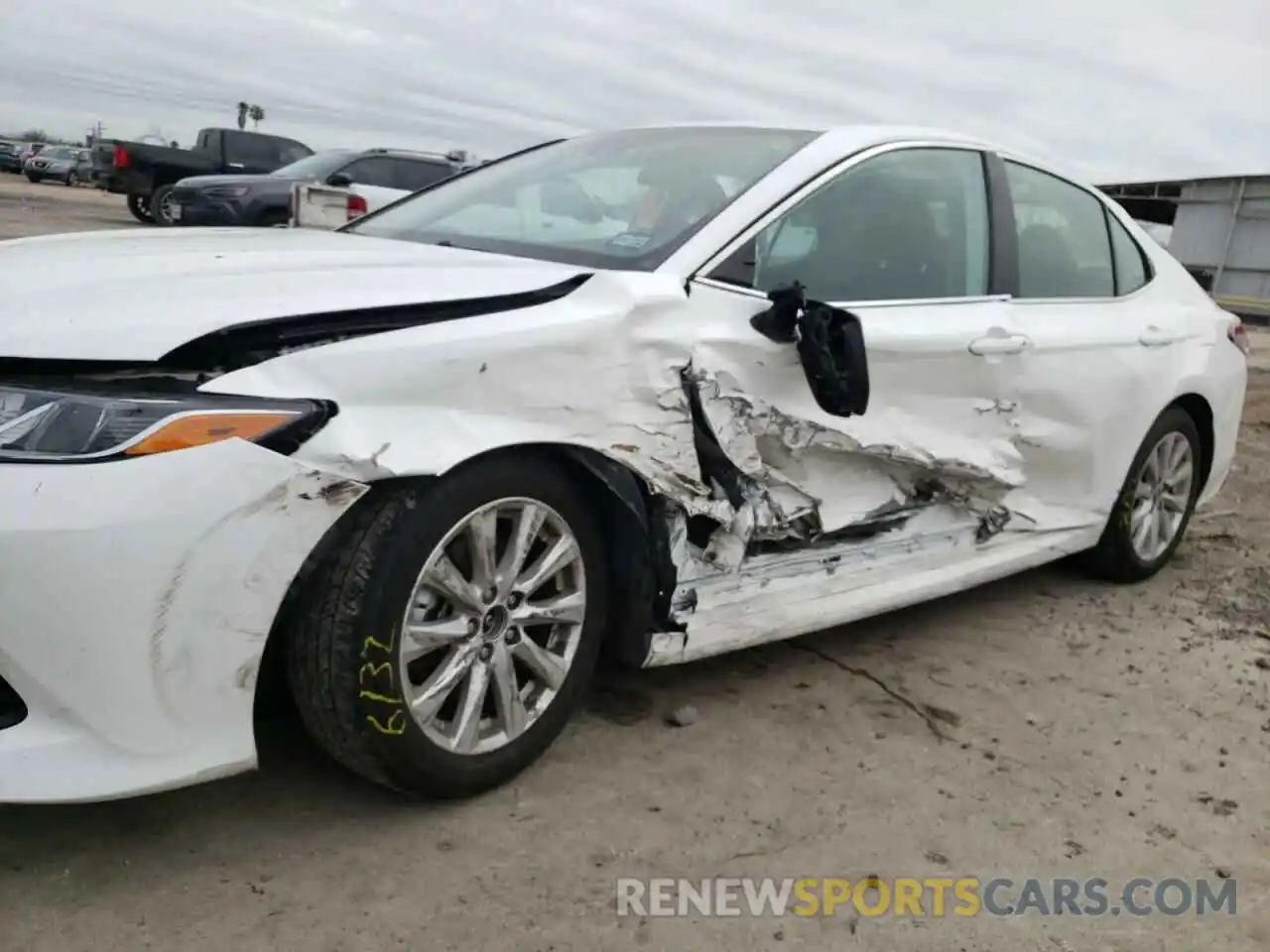 9 Photograph of a damaged car 4T1B11HKXKU243937 TOYOTA CAMRY 2019