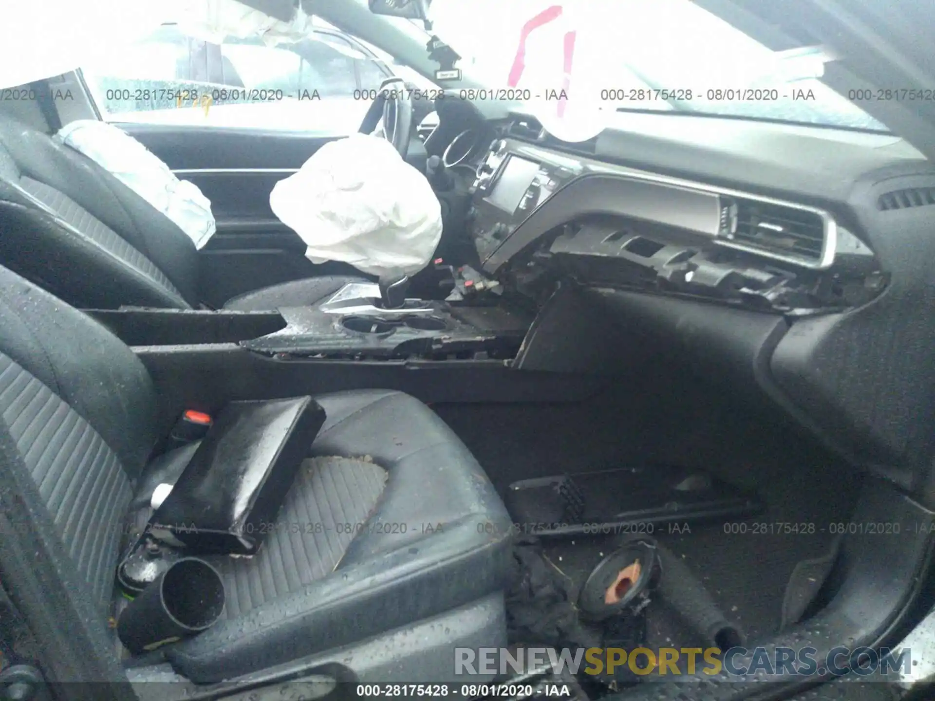 5 Photograph of a damaged car 4T1B11HKXKU245381 TOYOTA CAMRY 2019