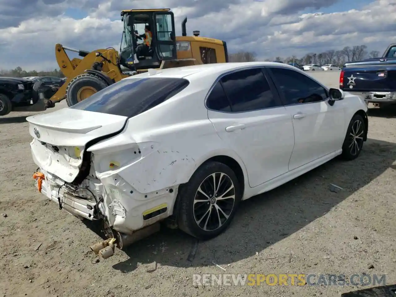 4 Photograph of a damaged car 4T1B11HKXKU245820 TOYOTA CAMRY 2019