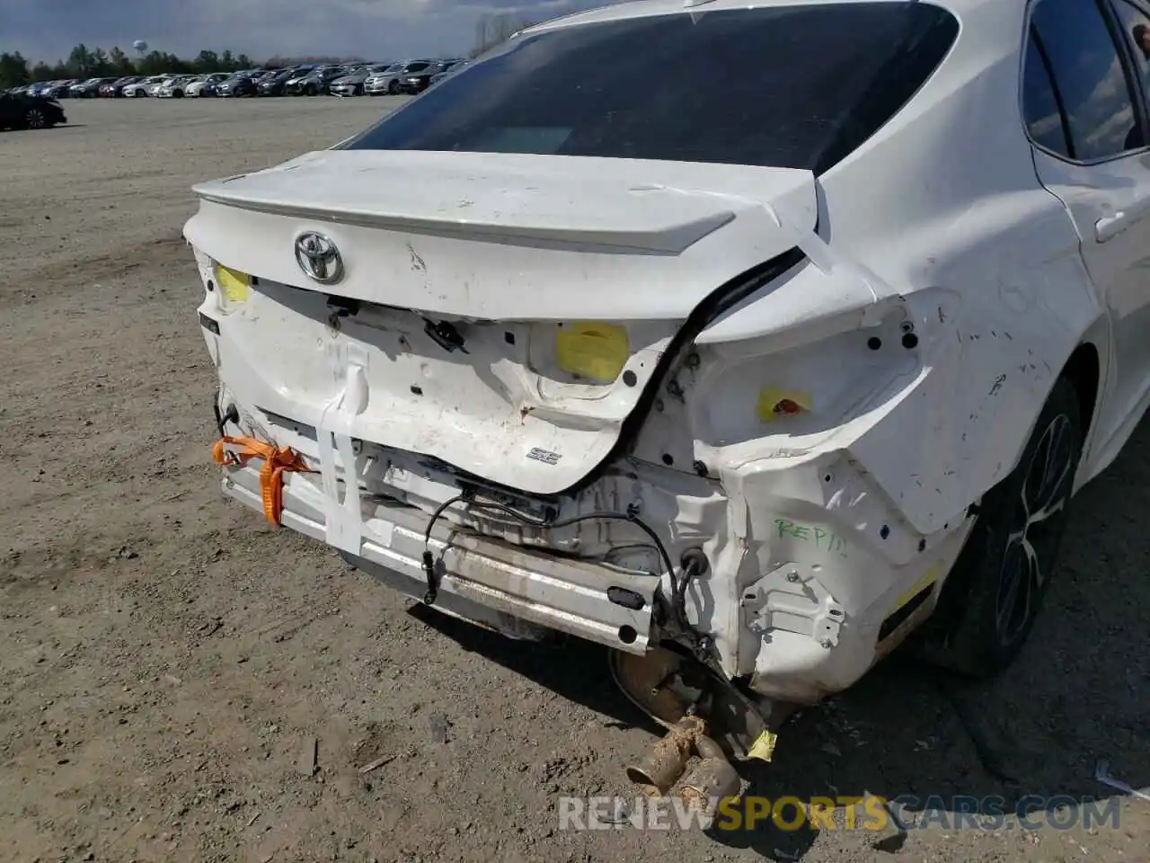 9 Photograph of a damaged car 4T1B11HKXKU245820 TOYOTA CAMRY 2019