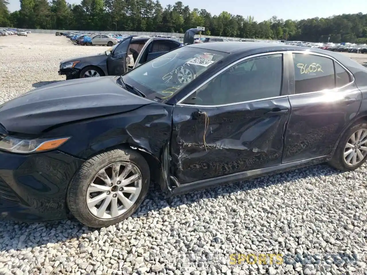 10 Photograph of a damaged car 4T1B11HKXKU246630 TOYOTA CAMRY 2019