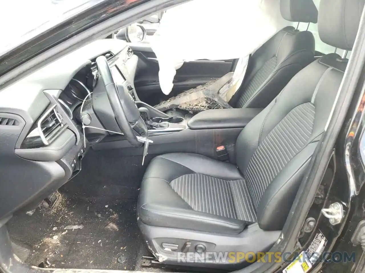 5 Photograph of a damaged car 4T1B11HKXKU247809 TOYOTA CAMRY 2019