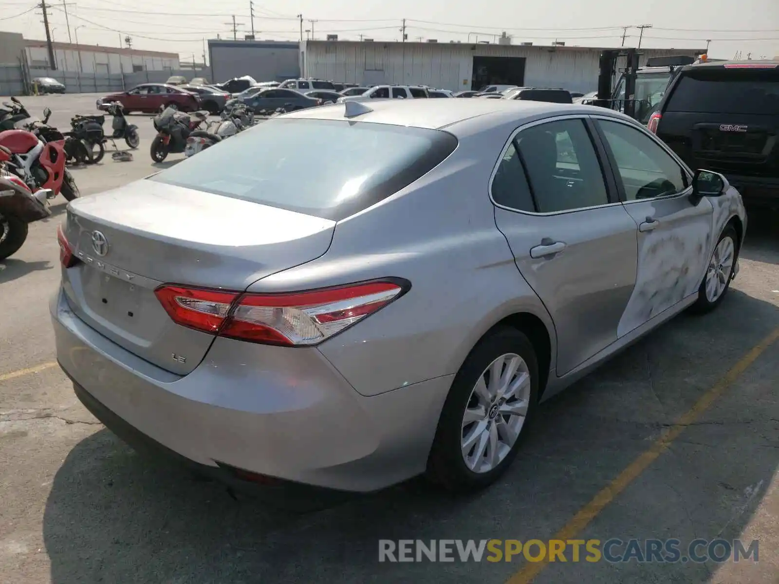 4 Фотография поврежденного автомобиля 4T1B11HKXKU251200 TOYOTA CAMRY 2019