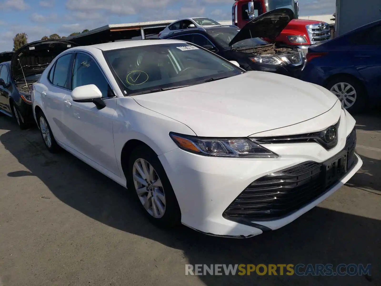 1 Photograph of a damaged car 4T1B11HKXKU253058 TOYOTA CAMRY 2019