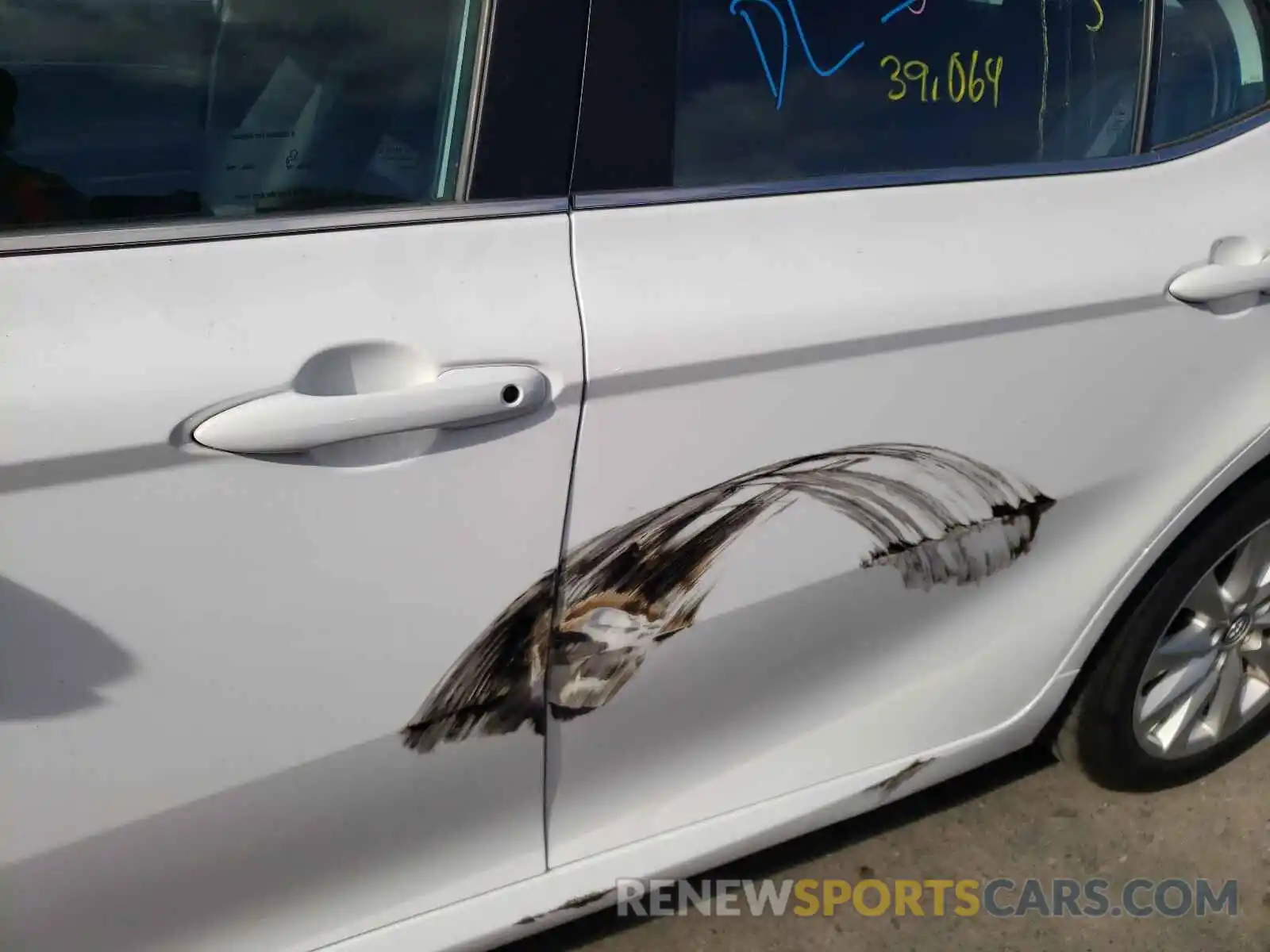 9 Photograph of a damaged car 4T1B11HKXKU253058 TOYOTA CAMRY 2019