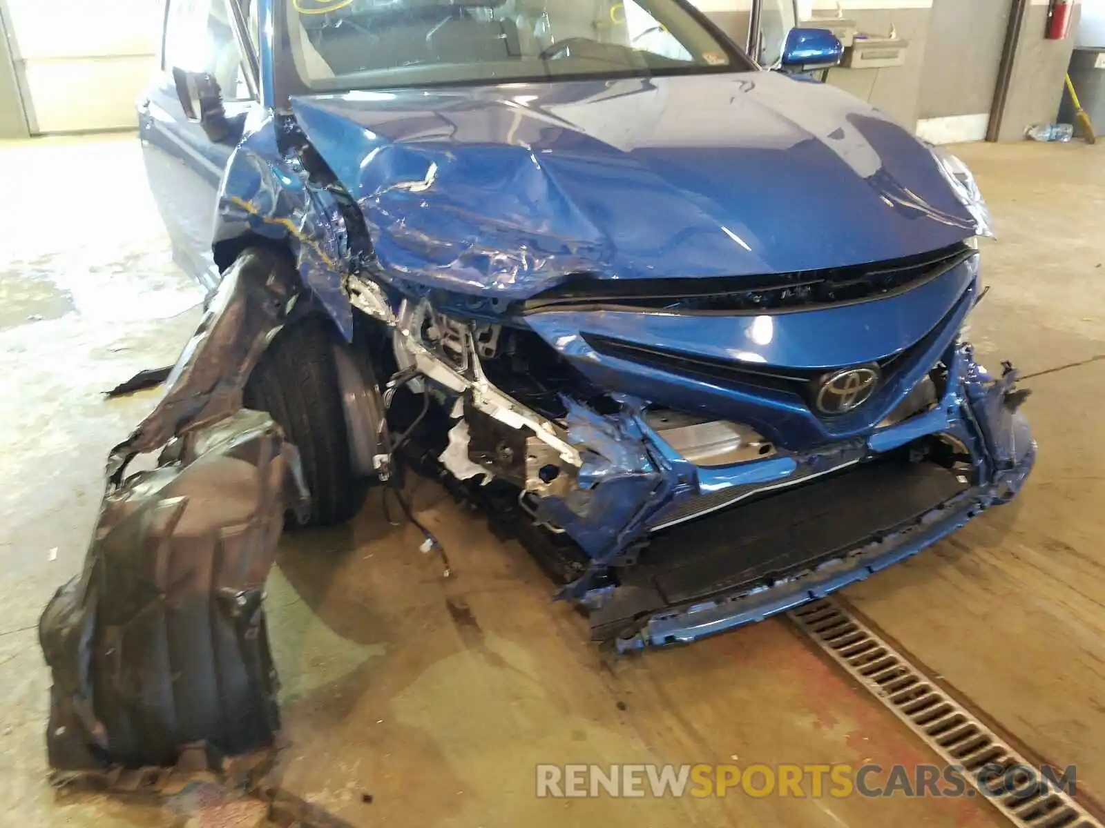 9 Photograph of a damaged car 4T1B11HKXKU253562 TOYOTA CAMRY 2019