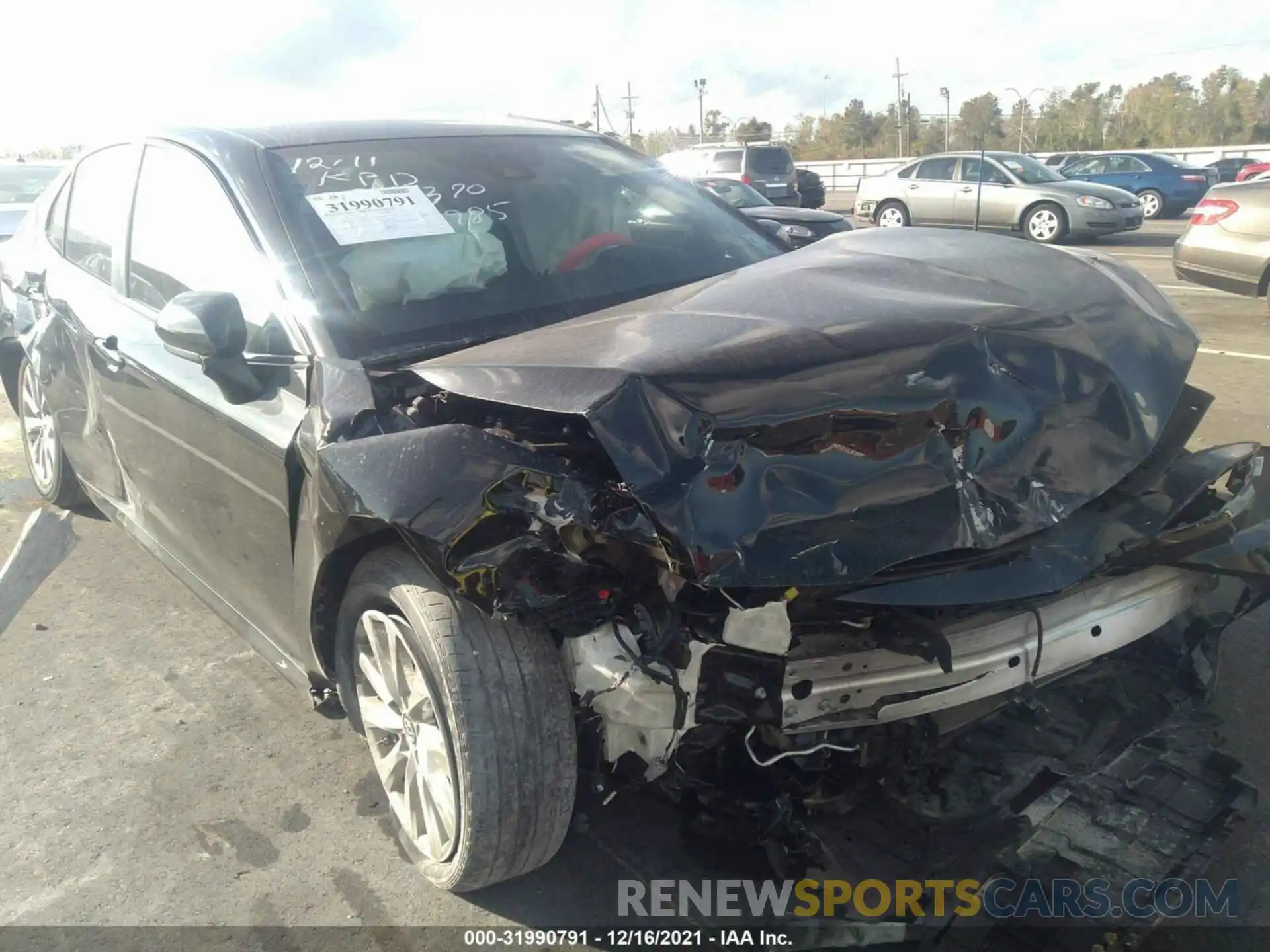 1 Photograph of a damaged car 4T1B11HKXKU254985 TOYOTA CAMRY 2019