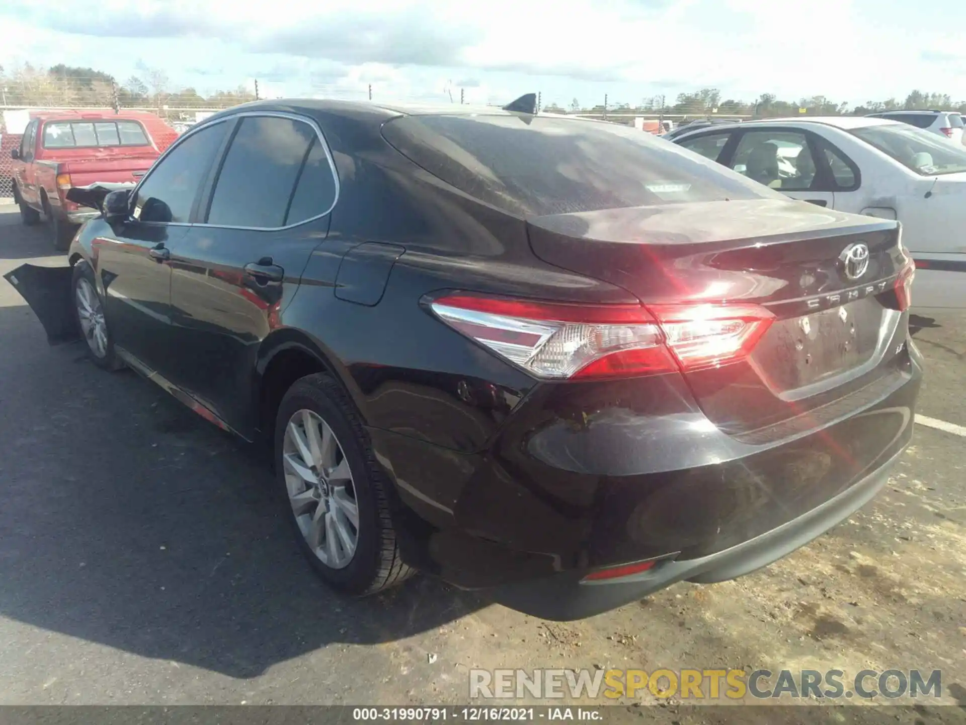 3 Photograph of a damaged car 4T1B11HKXKU254985 TOYOTA CAMRY 2019